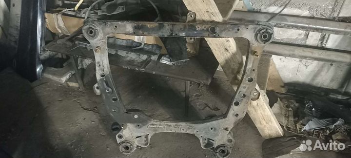 Подрамник toyota camry v50