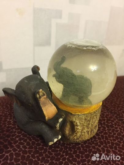 Слоник статуэтка шар с метелью