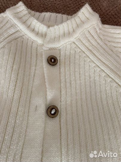 Вязаный комбинезон для новорожденного