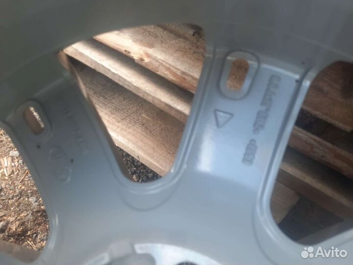 Два новых оригинал.диска на Ренж Ровер R19