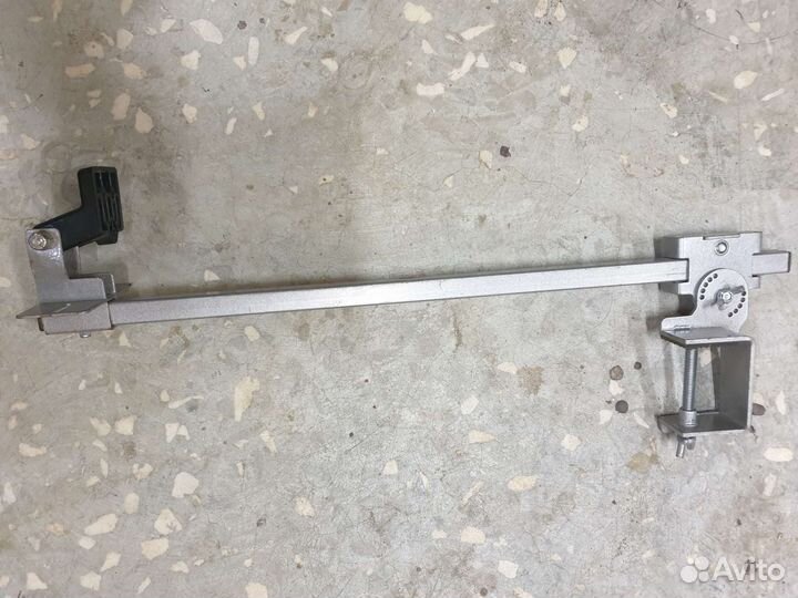 Держатель датчика эхолота