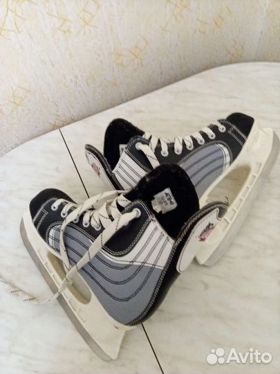 Коньки хоккейные детские 37 размер