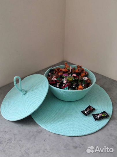 Интерьерная корзина с плоской крышкой