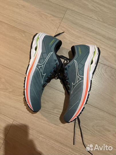 Mizuno wave inspire 18