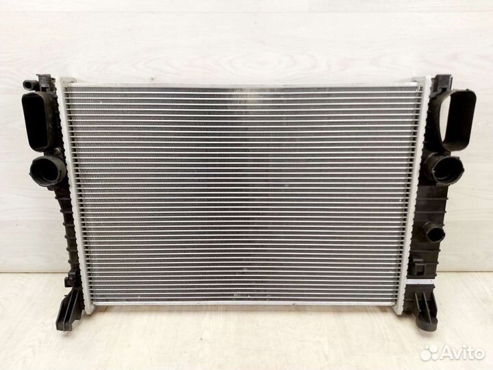 Радиатор охлаждения Mercedes E(W211) /CLS(W219)