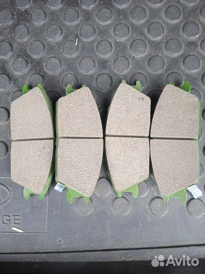 Тормозные колодки передние на hyundai accent