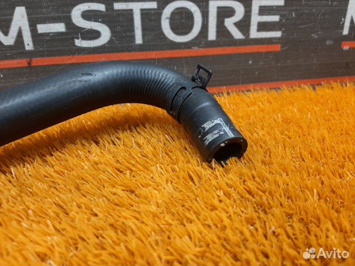 Патрубок системы охлаждения Mercedes-Benz E-Class