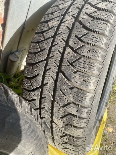 Bridgestone B700 205/55 R16