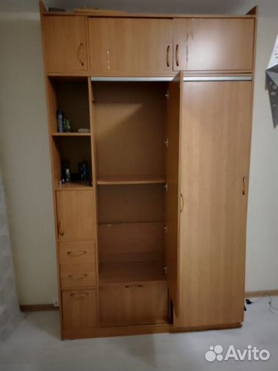 Шкаф