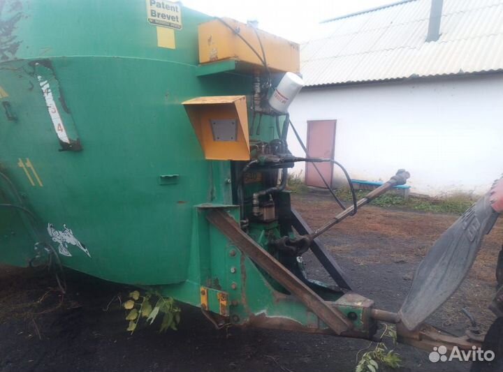 Миксер кормораздатчик б/у Triplex 11 куб.м