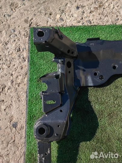 Подрамник передний infiniti m35