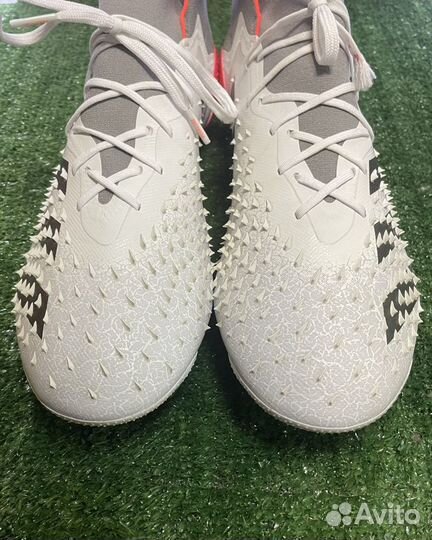 Футбольные бутсы Adidas Predator Freak.1 SG