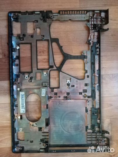 Нижняя часть корпуса на Lenovo G50
