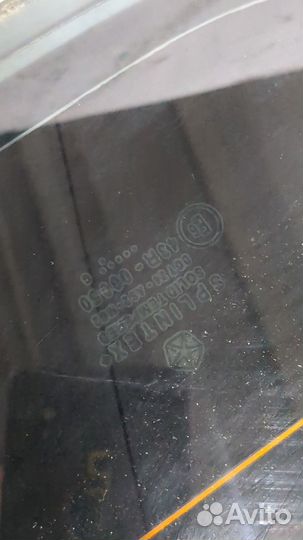 Стекло заднее Jeep Grand Cherokee