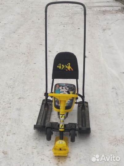 Детский снегокат с колесами