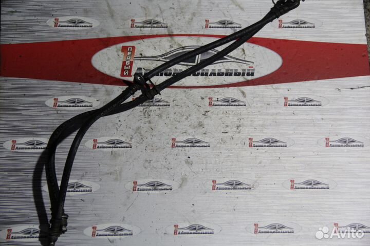 Тормозной шланг перед c Toyota Corolla Axio NZE141