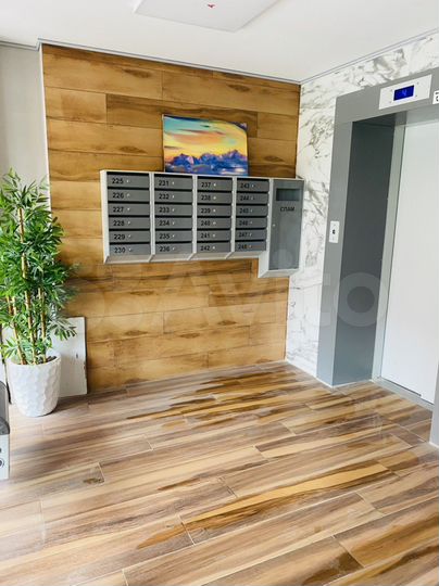 2-к. квартира, 74 м², 1/8 эт.