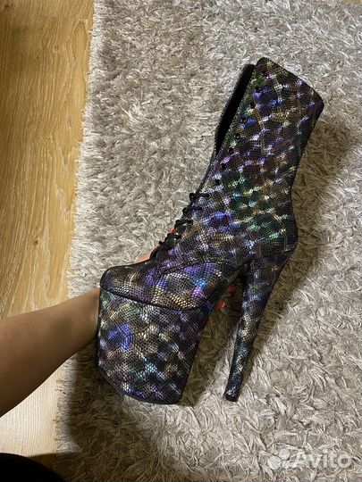 Стрипы ботильоны тройки