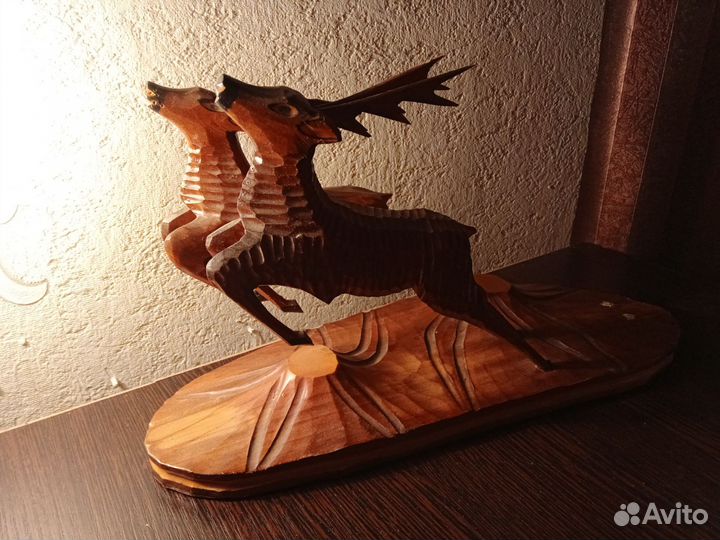 Статуэтка олени дерево