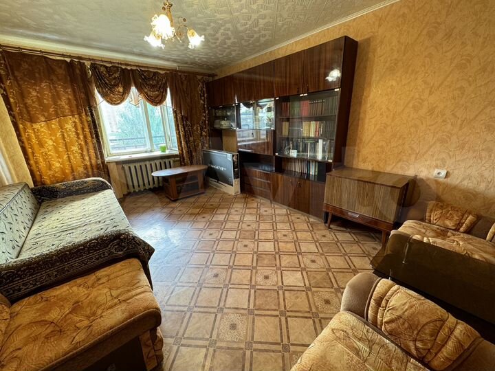 2-к. квартира, 49 м², 4/9 эт.