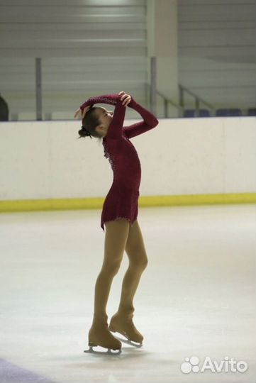 Тренер по фигурному катанию и хоккею