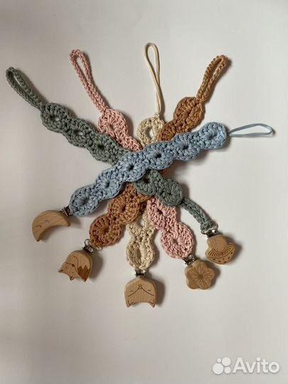 Держатель для соски пустышки вязаный