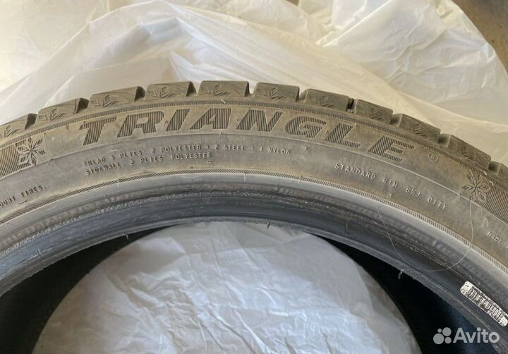 Triangle Snowlink TWT02 245/40 R18