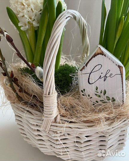 Композиция в корзине