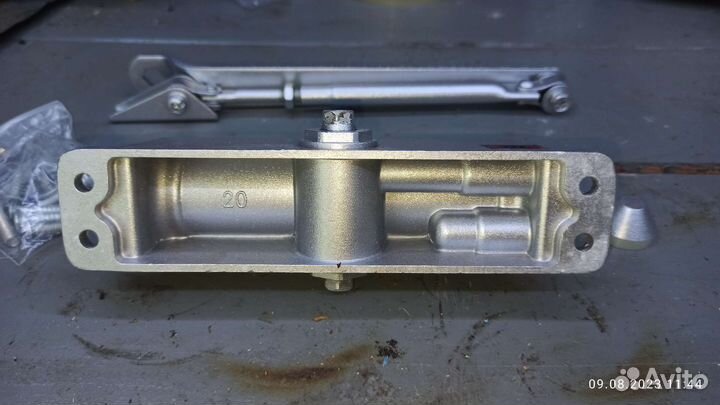 Доводчик дверной DL77