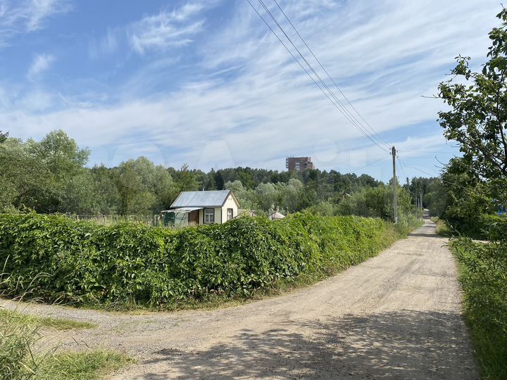 Дача 10,6 м² на участке 4 сот.