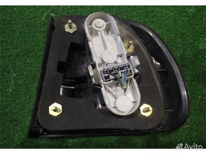 Фонарь задний левый Volvo V40 2.0 2001