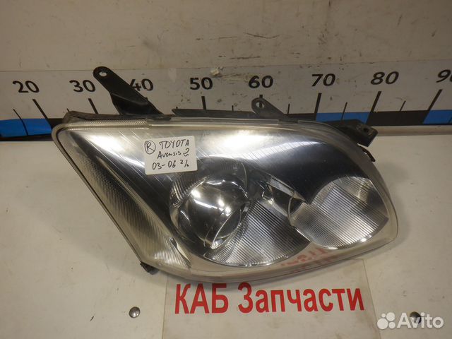 Фара правая Toyota Avensis 2 1azfse 2.0 л