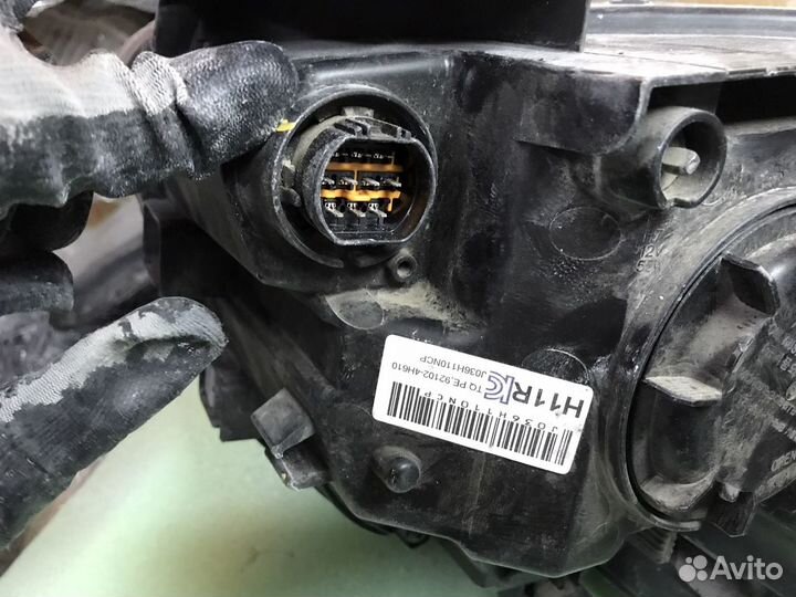 Фара правая Hyundai H1 Starex рестайл