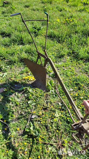 Конный плуг,распашник