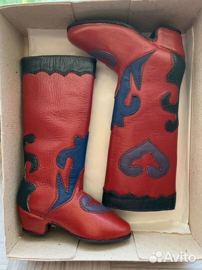 Статуэтки, сувениры