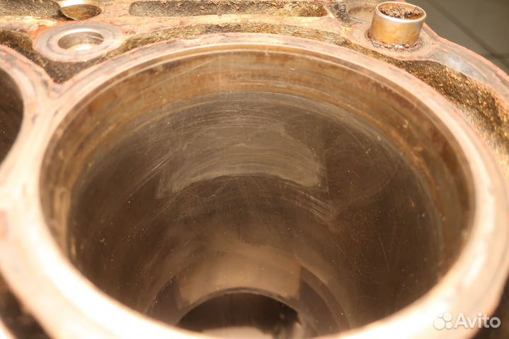 Блок цилиндров VAG ctha 03C103011AR