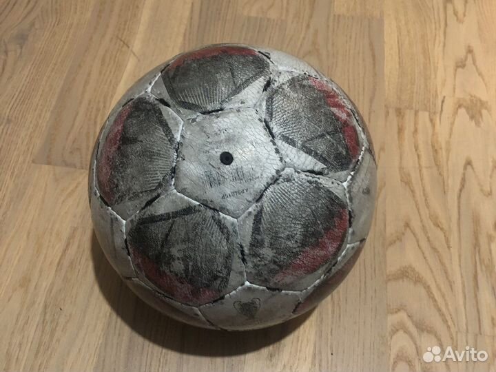 Футбольный мяч adidas лига чемпионов