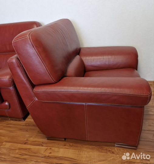 Набор кожаной мебели