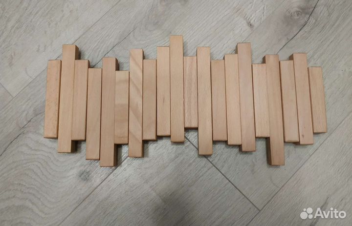 Вешалка настенная складная деревянная новая