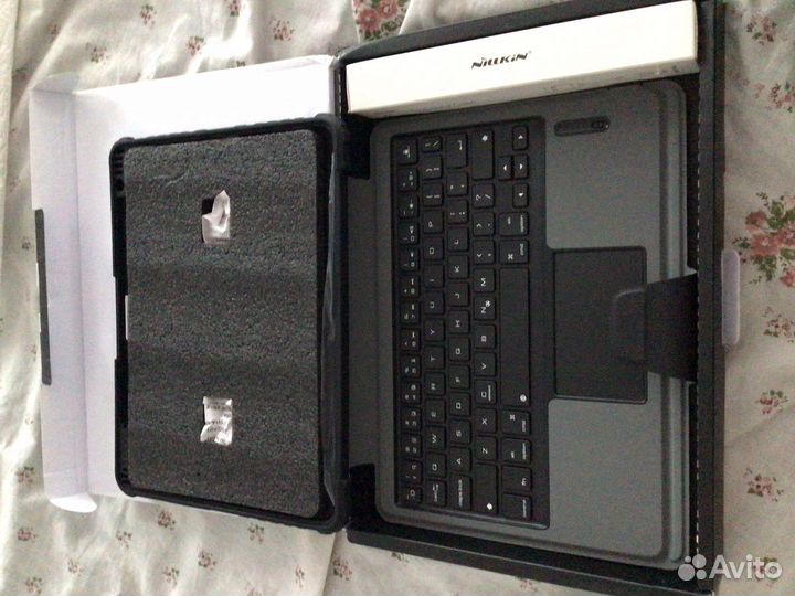 Чехол на iPad