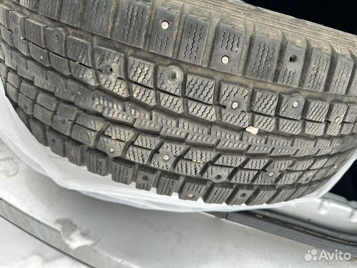 Dunlop SP Winter Ice 01 2.25/6 R16