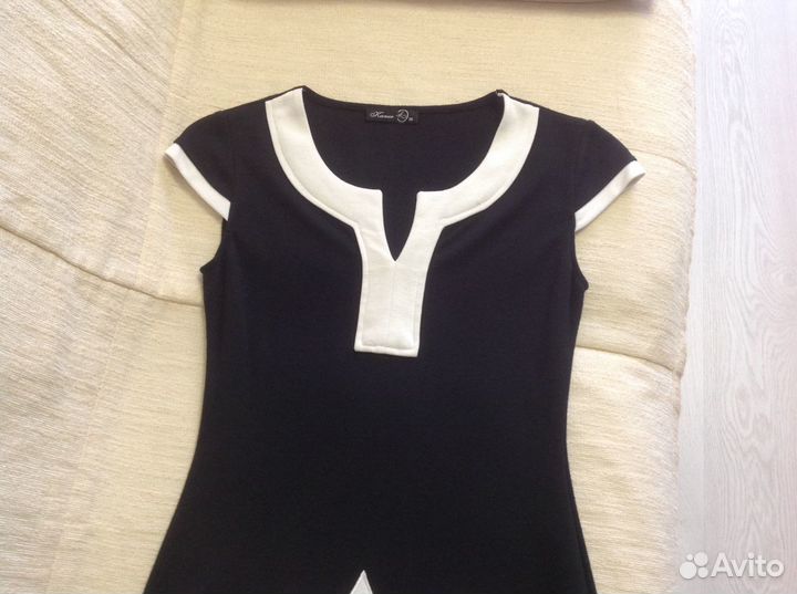 Платье чёрное с белым