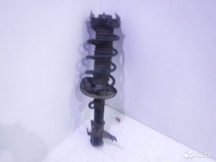 Стойка передняя правая в сборе