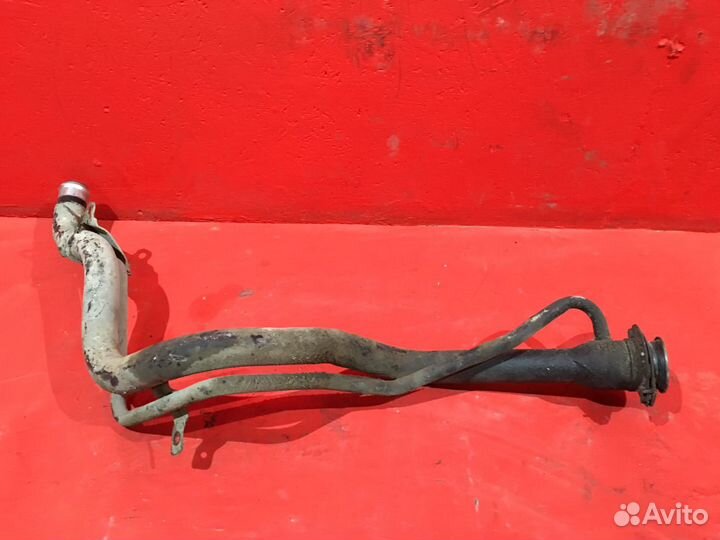 Лансер 9 горловина топливного бака бензобака