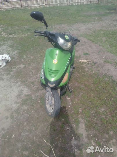 Продам скутер Райсер