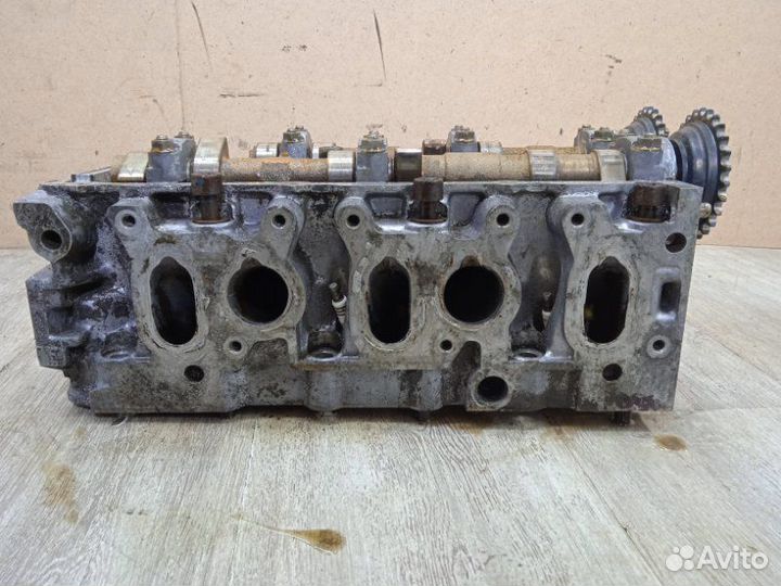 Головка блока цилиндров Volkswagen Passat B5 2.3