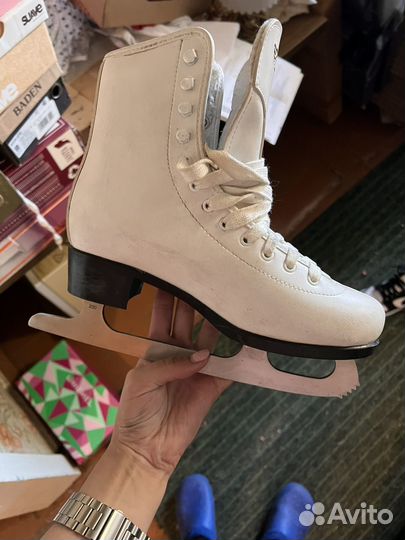 Коньки для фигурного катания