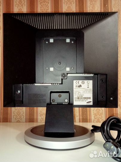 Монитор Samsung 740N 17