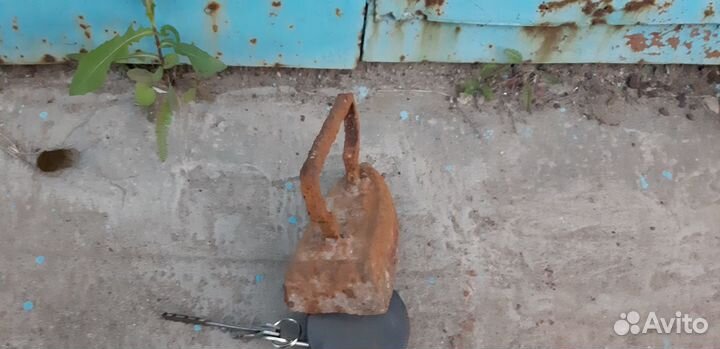 Утюг старинный маленький