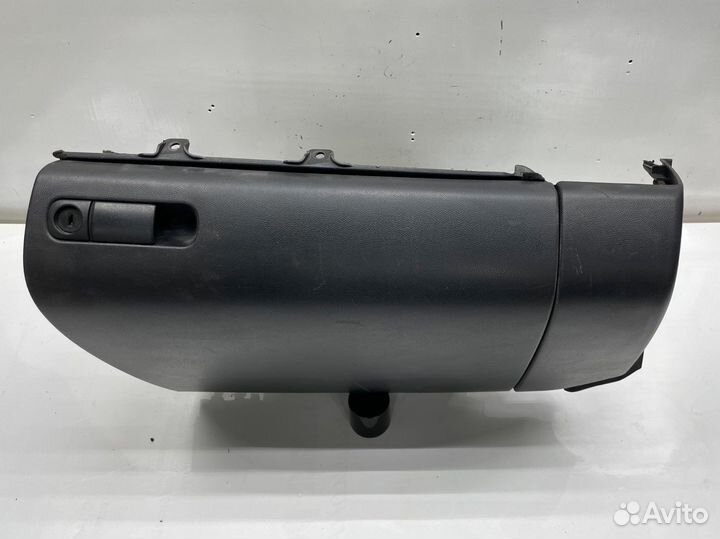 Бардачок Mazda 3 BK хэтчбек